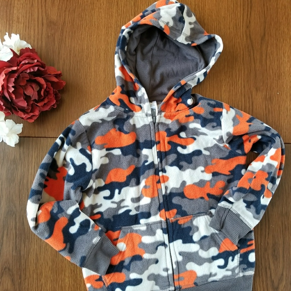 Boys camo jacket size 5t